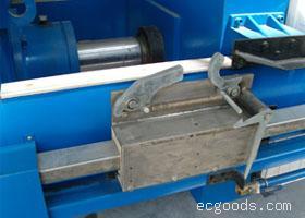 防护式拉板机械手